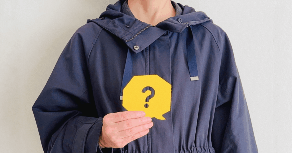 歯の違和感の原因がわからず悩んでいる様子