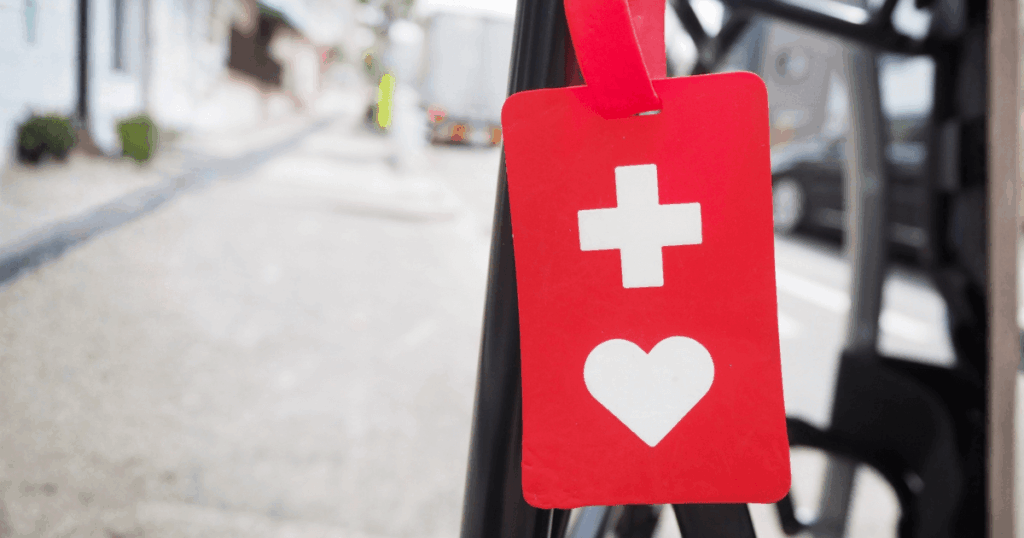 受診当日に配慮が必要な方の外出をイメージしたサポートマークの写真
