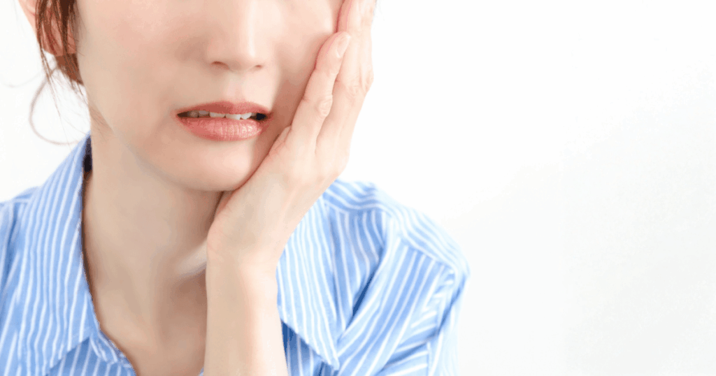 歯周病を放置した場合のリスクや進行を解説するイメージ