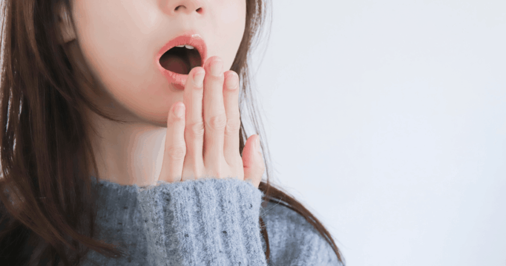 歯周病による口臭について歯科相談を受けるイメージ